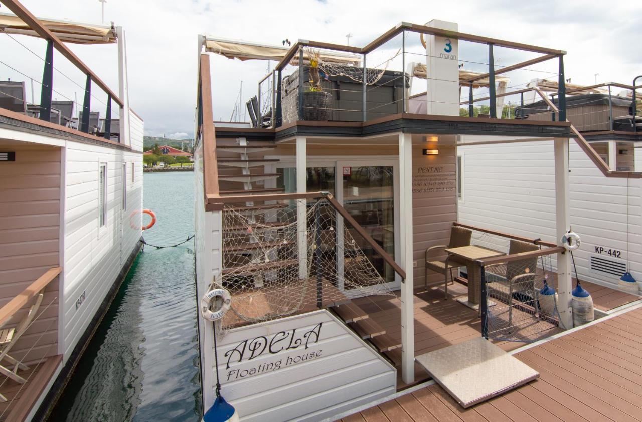 Floating House Adela Holiday home